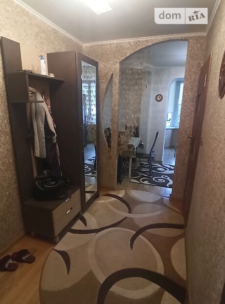 однокомнатная квартира с ремонтом в Черновцах, район Комарова-Красноармейская, на ул. Комарова Владимира в аренду на долгий срок помесячно фото 1 однокомнатная квартира с ремонтом в Черновцах, район Комарова-Красноармейская, на ул. Комарова Владимира в аренду на долгий срок помесячно фото 1