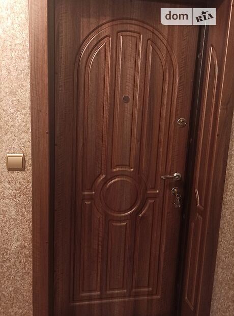 однокомнатная квартира с ремонтом в Черновцах, район Комарова-Красноармейская, на ул. Комарова Владимира в аренду на долгий срок помесячно фото 1 однокомнатная квартира с ремонтом в Черновцах, район Комарова-Красноармейская, на ул. Комарова Владимира в аренду на долгий срок помесячно фото 1