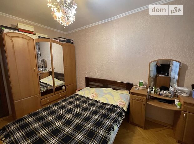 трехкомнатная квартира с мебелью в Черновцах, район Комарова-Красноармейская, на ул. Комарова Владимира в аренду на долгий срок помесячно фото 1 трехкомнатная квартира с мебелью в Черновцах, район Комарова-Красноармейская, на ул. Комарова Владимира в аренду на долгий срок помесячно фото 1