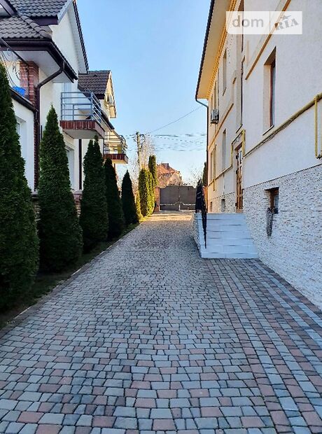 чотирикімнатна квартира з меблями в Чернівцях, район Комарова-Красноармійська, на вул. Яблунівська в довготривалу оренду помісячно фото 1 чотирикімнатна квартира з меблями в Чернівцях, район Комарова-Красноармійська, на вул. Яблунівська в довготривалу оренду помісячно фото 1