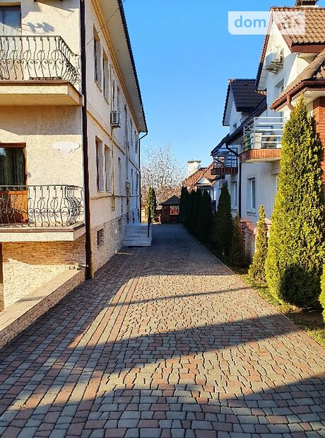 чотирикімнатна квартира з меблями в Чернівцях, район Комарова-Красноармійська, на вул. Яблунівська в довготривалу оренду помісячно фото 1 чотирикімнатна квартира з меблями в Чернівцях, район Комарова-Красноармійська, на вул. Яблунівська в довготривалу оренду помісячно фото 1