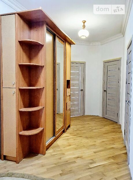 чотирикімнатна квартира з меблями в Чернівцях, район Комарова-Красноармійська, на вул. Яблунівська в довготривалу оренду помісячно фото 1 чотирикімнатна квартира з меблями в Чернівцях, район Комарова-Красноармійська, на вул. Яблунівська в довготривалу оренду помісячно фото 1