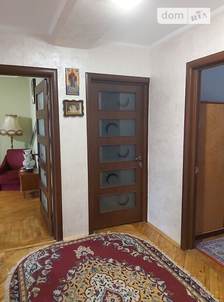 двокімнатна квартира в Чернівцях, район Комарова-Красноармійська, на вул. Комарова Володимира 1, кв. 1, в довготривалу оренду помісячно фото 1 двокімнатна квартира в Чернівцях, район Комарова-Красноармійська, на вул. Комарова Володимира 1, кв. 1, в довготривалу оренду помісячно фото 1