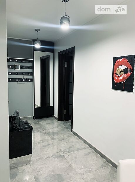 однокімнатна квартира в Чернівцях, район Паркова зона, на вул. Комарова Володимира в довготривалу оренду помісячно фото 1 однокімнатна квартира в Чернівцях, район Паркова зона, на вул. Комарова Володимира в довготривалу оренду помісячно фото 1