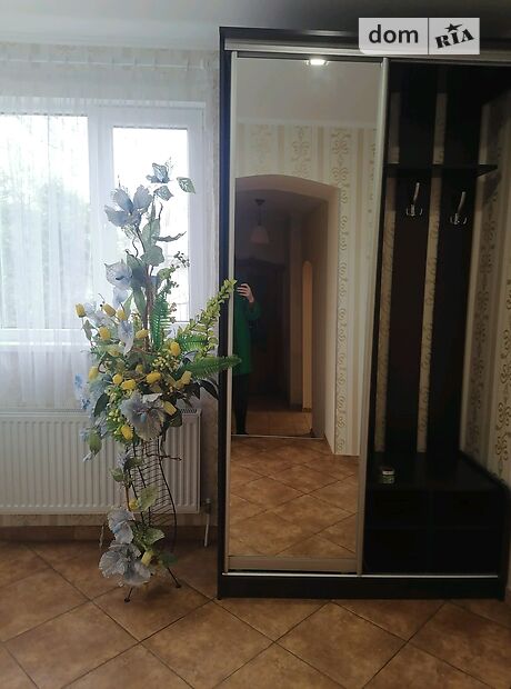 трикімнатна квартира в Чернівцях, район Паркова зона, на Аксеніна 15 в довготривалу оренду помісячно фото 1 трикімнатна квартира в Чернівцях, район Паркова зона, на Аксеніна 15 в довготривалу оренду помісячно фото 1