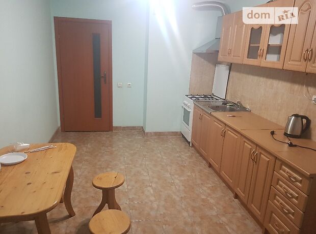 однокомнатная квартира с мебелью в Черновцах, район Первомайский, на ул. Русская в аренду на долгий срок помесячно фото 1 однокомнатная квартира с мебелью в Черновцах, район Первомайский, на ул. Русская в аренду на долгий срок помесячно фото 1