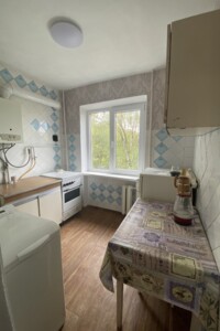 трикімнатна квартира в Чернівцях, район Першотравневий, на вул. Винниченка Володимира 3 в довготривалу оренду помісячно фото 2