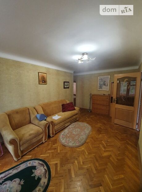 трехкомнатная квартира с мебелью в Черновцах, район Проспект, на просп. Независимости в аренду на долгий срок помесячно фото 1