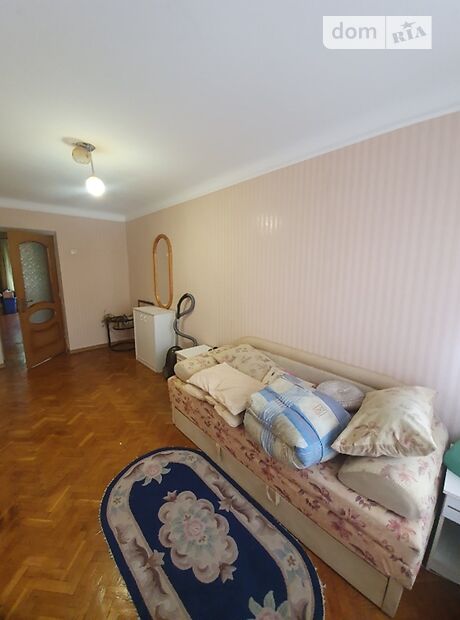 трехкомнатная квартира с мебелью в Черновцах, район Проспект, на просп. Независимости в аренду на долгий срок помесячно фото 1
