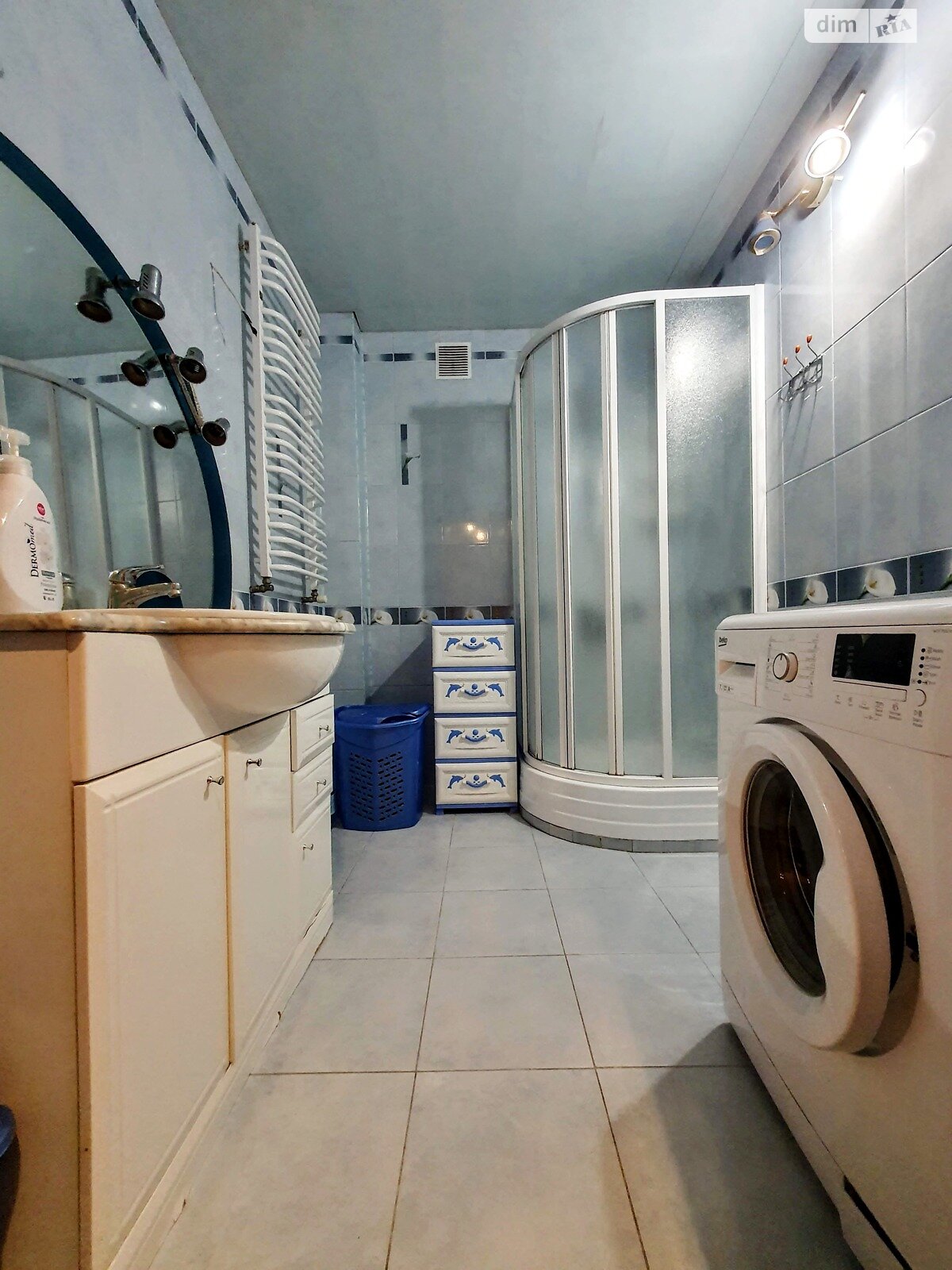 трикімнатна квартира в Чернівцях, район Шевченківський, на просп. Незалежності в довготривалу оренду помісячно фото 1 трикімнатна квартира в Чернівцях, район Шевченківський, на просп. Незалежності в довготривалу оренду помісячно фото 1