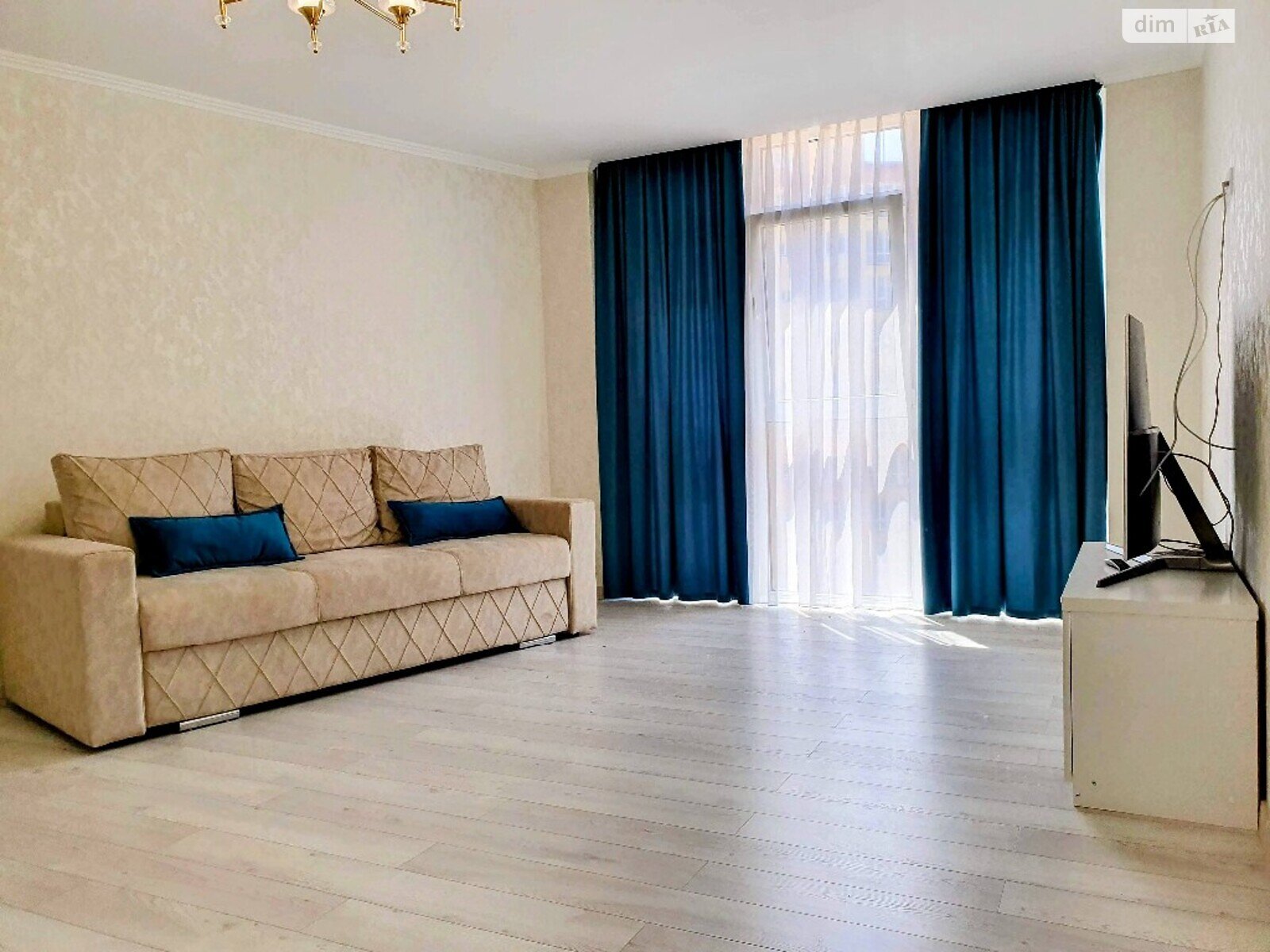двухкомнатная квартира с мебелью в Черновцах, район Проспект, на ул. Ровенская в аренду на долгий срок помесячно фото 1