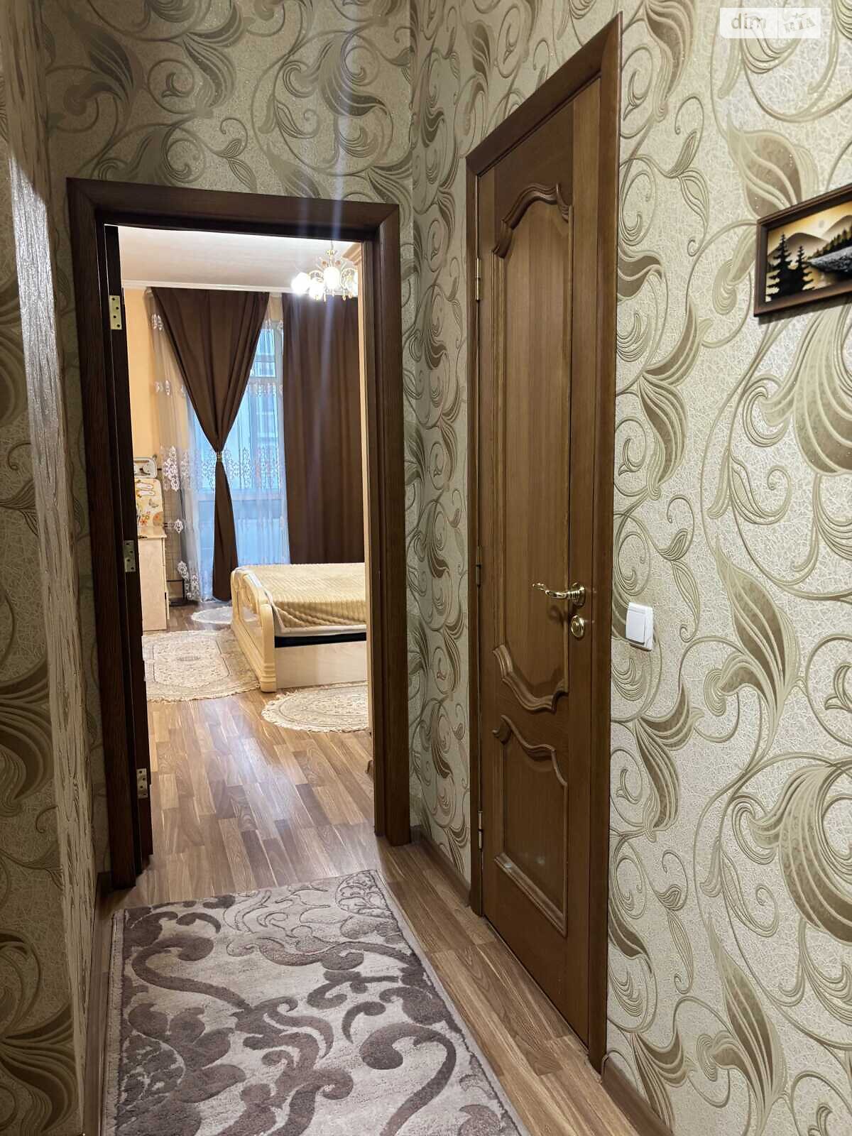 двухкомнатная квартира в Черновцах, район Роша, на ул. Комаровская 6 в аренду на долгий срок помесячно фото 1 двухкомнатная квартира в Черновцах, район Роша, на ул. Комаровская 6 в аренду на долгий срок помесячно фото 1