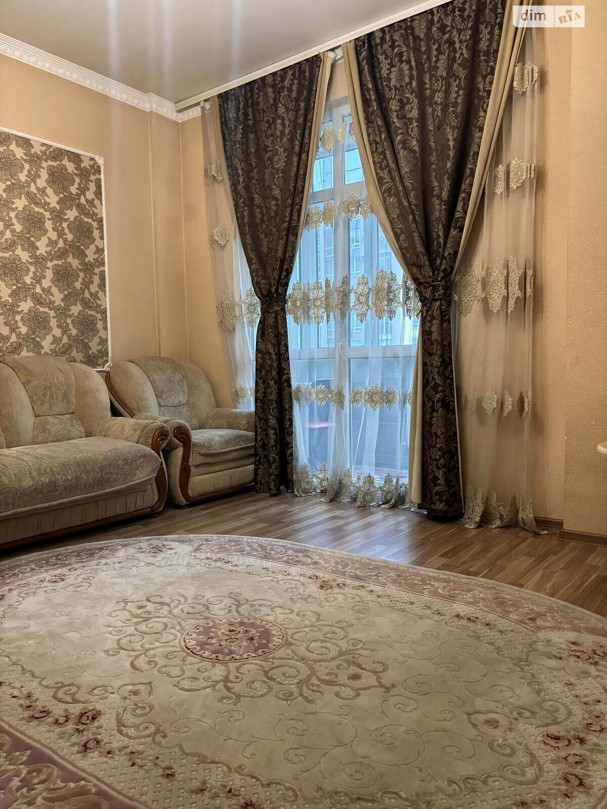 двухкомнатная квартира в Черновцах, район Роша, на ул. Комаровская 6 в аренду на долгий срок помесячно фото 1 двухкомнатная квартира в Черновцах, район Роша, на ул. Комаровская 6 в аренду на долгий срок помесячно фото 1