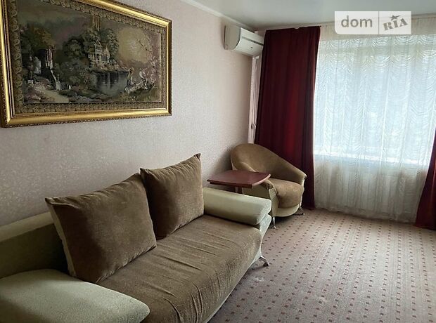 трехкомнатная квартира с мебелью в Черновцах, район Шевченковский, на ул. Комарова Владимира в аренду на долгий срок помесячно фото 1 трехкомнатная квартира с мебелью в Черновцах, район Шевченковский, на ул. Комарова Владимира в аренду на долгий срок помесячно фото 1