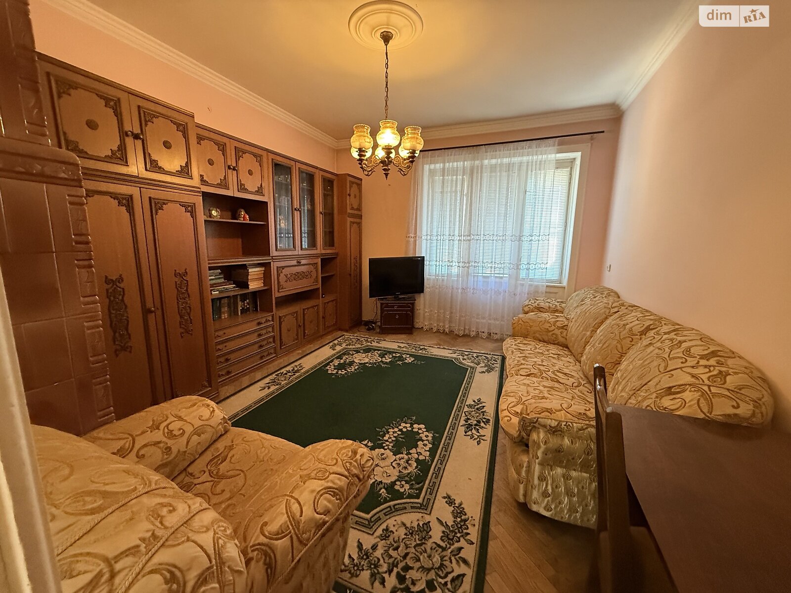 трикімнатна квартира в Чернівцях, район Шевченківський, на вул. Кордуби Мирона, кв. 9 в довготривалу оренду помісячно фото 1 трикімнатна квартира в Чернівцях, район Шевченківський, на вул. Кордуби Мирона, кв. 9 в довготривалу оренду помісячно фото 1