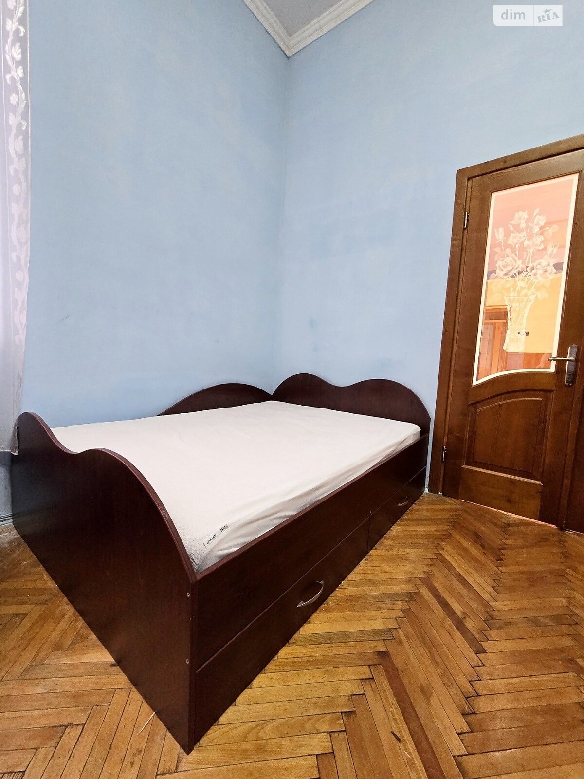 двухкомнатная квартира в Черновцах, район Шевченковский, на ул. Университетская в аренду на долгий срок помесячно фото 1 двухкомнатная квартира в Черновцах, район Шевченковский, на ул. Университетская в аренду на долгий срок помесячно фото 1