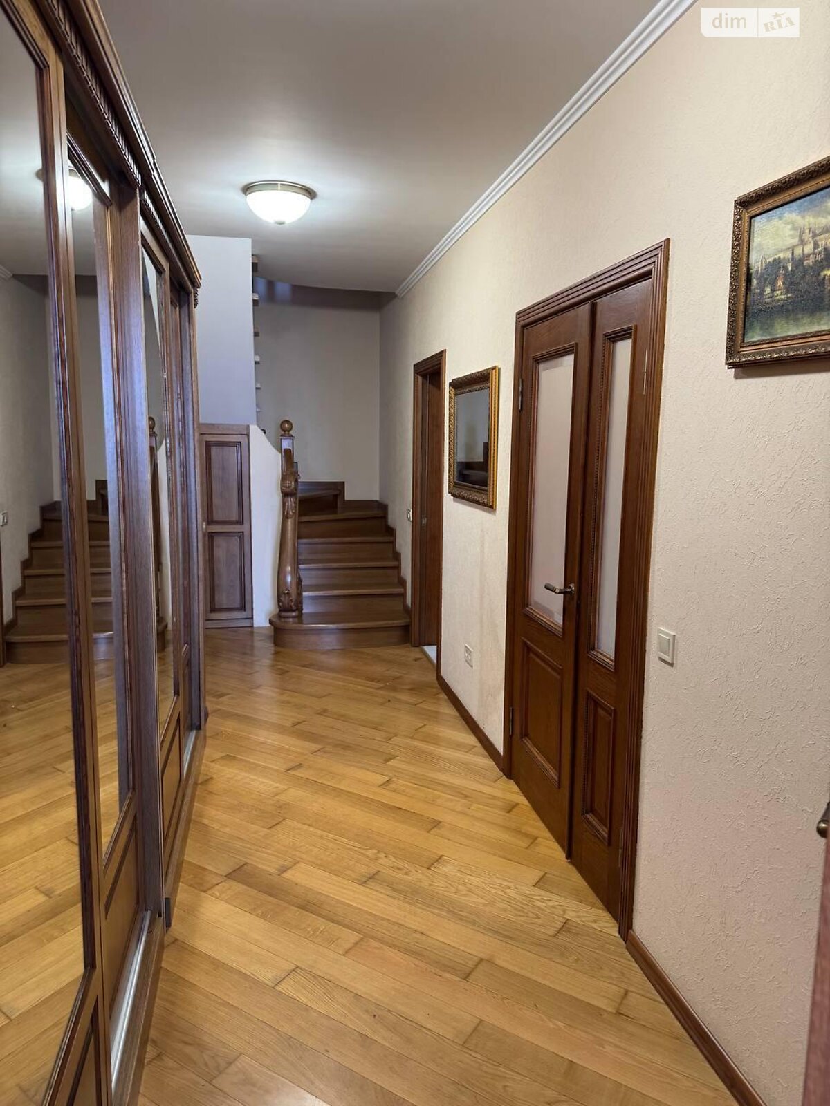 чотирикімнатна квартира в Чернівцях, район Шевченківський, на вул. Воробкевича Сидора 31А в довготривалу оренду помісячно фото 1 чотирикімнатна квартира в Чернівцях, район Шевченківський, на вул. Воробкевича Сидора 31А в довготривалу оренду помісячно фото 1