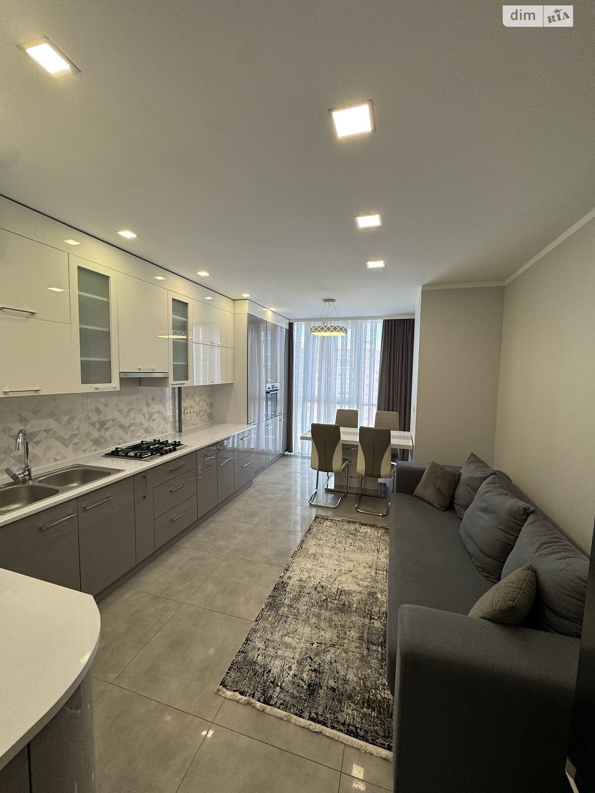 двухкомнатная квартира в Черновцах, район Шевченковский, на ул. Воробкевича Сидора 31А в аренду на долгий срок помесячно фото 1