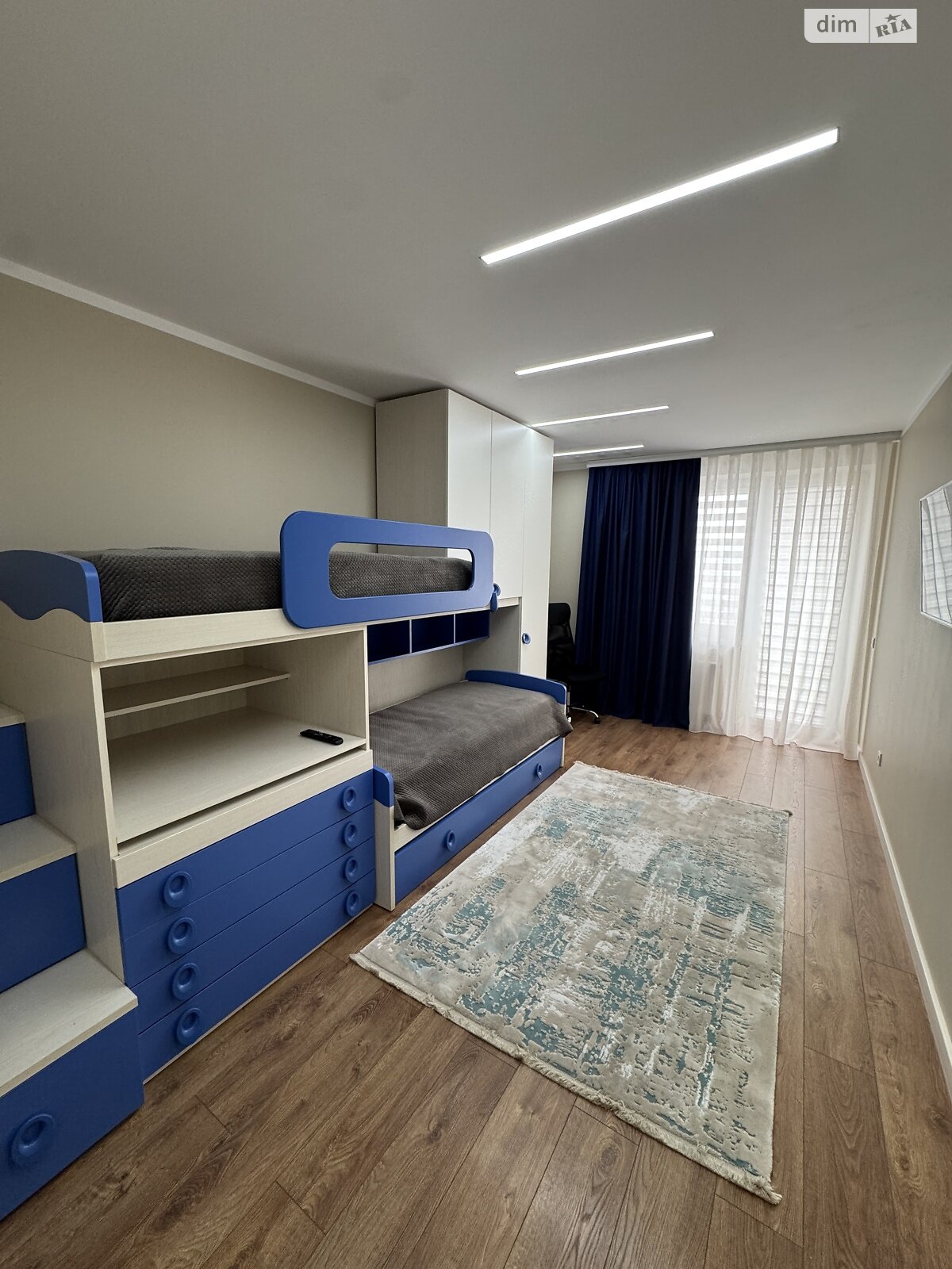 двухкомнатная квартира в Черновцах, район Шевченковский, на ул. Воробкевича Сидора 31А в аренду на долгий срок помесячно фото 1