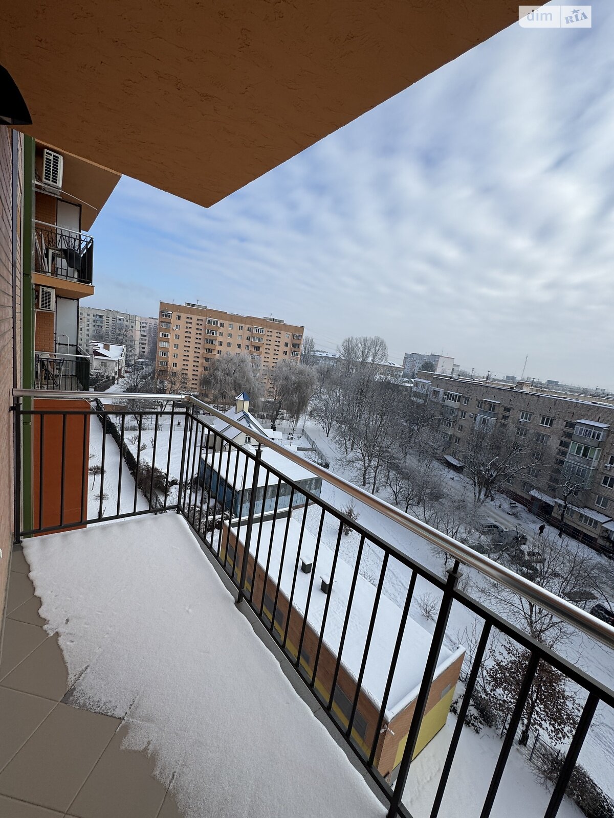 двухкомнатная квартира в Черновцах, район Шевченковский, на ул. Воробкевича Сидора 31А в аренду на долгий срок помесячно фото 1