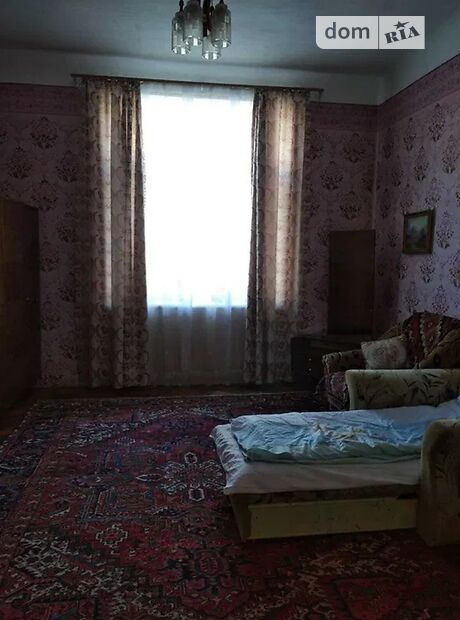 четырехкомнатная квартира в Черновцах, район Центр, на ул. Дарвина Чарльза 19 в аренду на долгий срок помесячно фото 1 четырехкомнатная квартира в Черновцах, район Центр, на ул. Дарвина Чарльза 19 в аренду на долгий срок помесячно фото 1