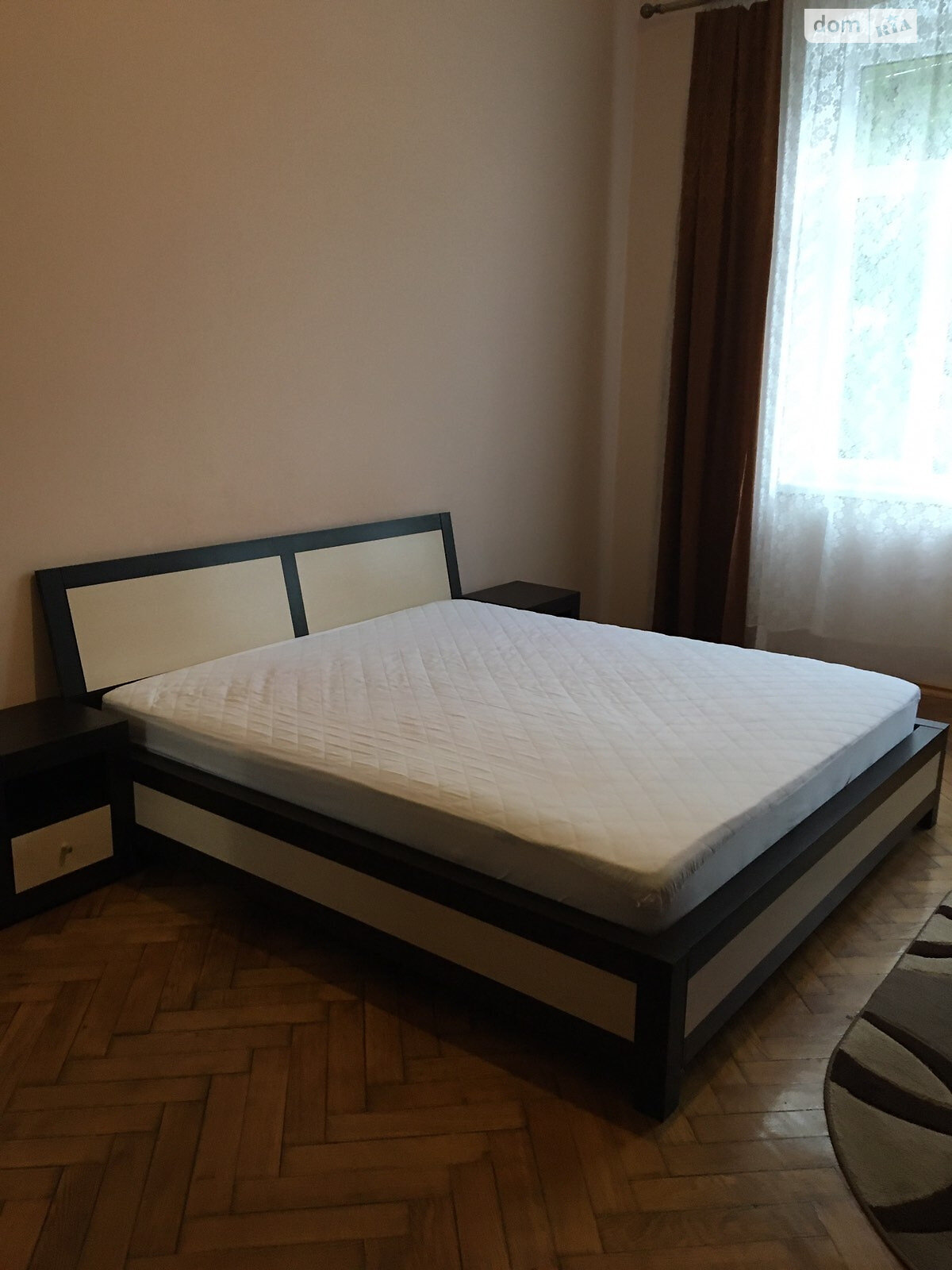 однокомнатная квартира с мебелью в Черновцах, район Центр, на ул. Дергача Леонида 3 в аренду на долгий срок помесячно фото 1 однокомнатная квартира с мебелью в Черновцах, район Центр, на ул. Дергача Леонида 3 в аренду на долгий срок помесячно фото 1
