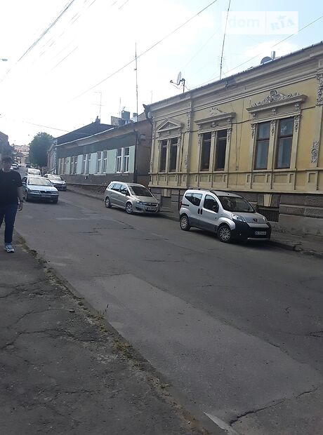 трехкомнатная квартира с мебелью в Черновцах, район Центр, на ул. Кобылицы Лукьяна в аренду на долгий срок помесячно фото 1 трехкомнатная квартира с мебелью в Черновцах, район Центр, на ул. Кобылицы Лукьяна в аренду на долгий срок помесячно фото 1