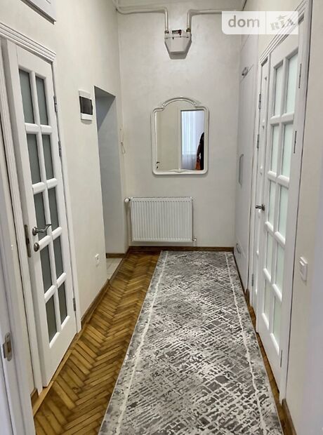 двокімнатна квартира з меблями в Чернівцях, район Центр, на вул. Університетська в довготривалу оренду помісячно фото 1 двокімнатна квартира з меблями в Чернівцях, район Центр, на вул. Університетська в довготривалу оренду помісячно фото 1