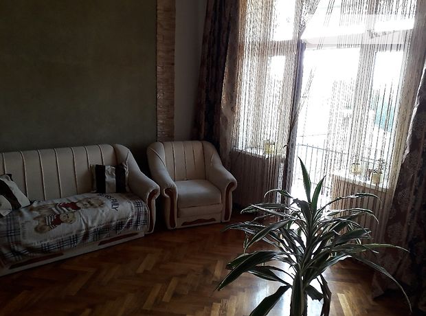 Довгострокова оренда квартири, 4 кім., Чернівці, р‑н. Центр, Університетська вулиця Довгострокова оренда квартири, 4 кім., Чернівці, р‑н. Центр, Університетська вулиця