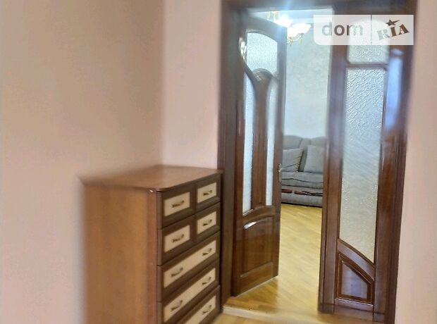 трехкомнатная квартира в Черновцах, район Центр, в аренду на долгий срок помесячно фото 1 трехкомнатная квартира в Черновцах, район Центр, в аренду на долгий срок помесячно фото 1