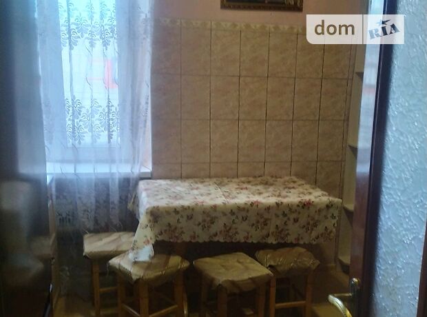 трехкомнатная квартира в Черновцах, район Центр, в аренду на долгий срок помесячно фото 1 трехкомнатная квартира в Черновцах, район Центр, в аренду на долгий срок помесячно фото 1