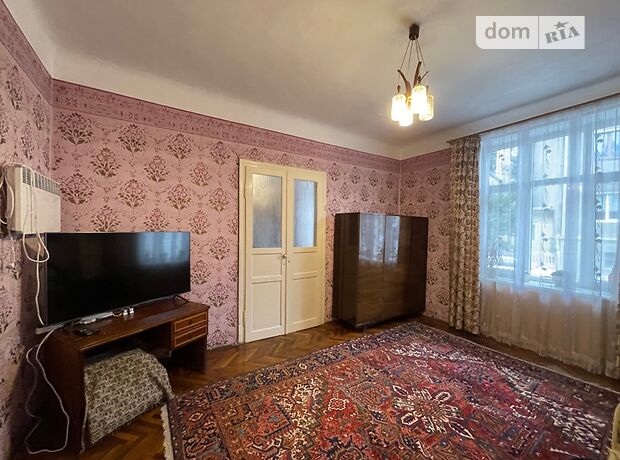 трехкомнатная квартира с мебелью в Черновцах, район Центр, на Дарвіна 17 в аренду на долгий срок помесячно фото 1