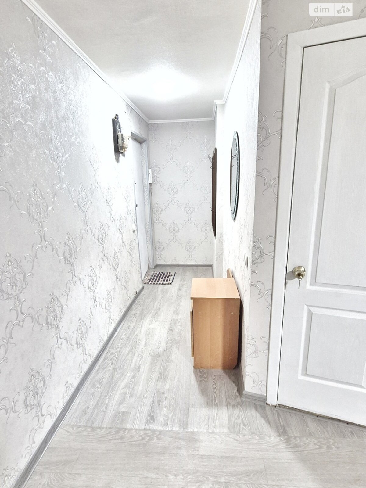 однокомнатная квартира в Днепре, район 1 мая, на просп. Хмельницкого Богдана 3 в аренду на долгий срок помесячно фото 1 однокомнатная квартира в Днепре, район 1 мая, на просп. Хмельницкого Богдана 3 в аренду на долгий срок помесячно фото 1