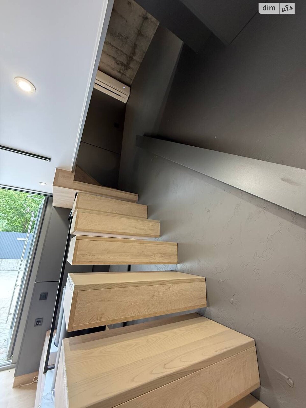 однокімнатна квартира в Дніпрі, район 1 травня, на просп. Науки 112Б в довготривалу оренду помісячно фото 1