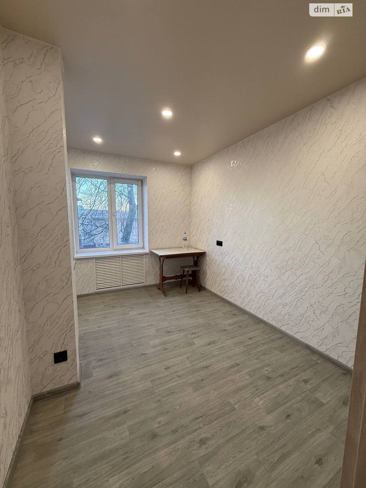 трехкомнатная квартира в Днепре, район 1 мая, на просп. Науки 84А в аренду на долгий срок помесячно фото 1