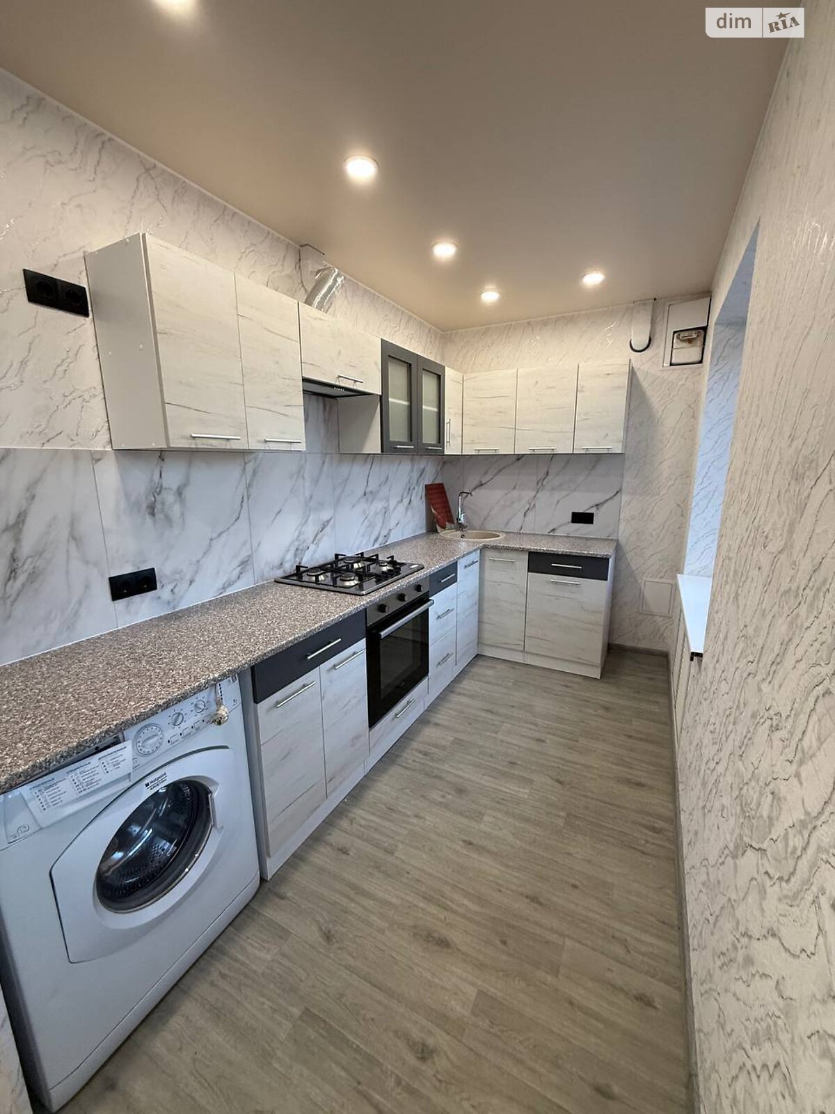 трехкомнатная квартира в Днепре, район 1 мая, на просп. Науки 84А в аренду на долгий срок помесячно фото 1