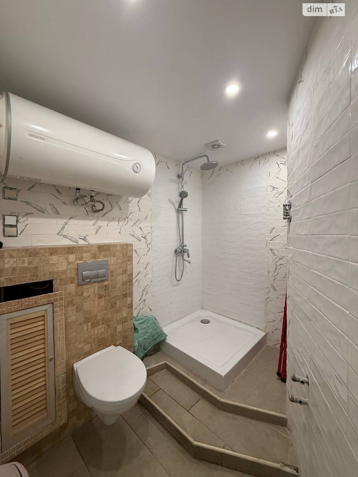 трехкомнатная квартира в Днепре, район 1 мая, на просп. Науки 84А в аренду на долгий срок помесячно фото 1