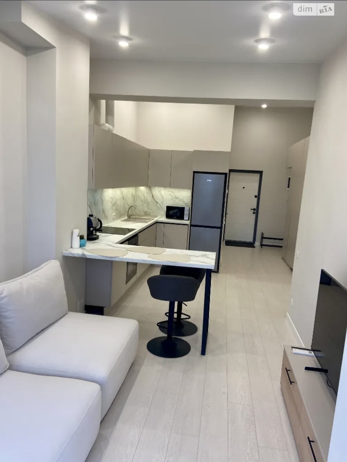 двокімнатна квартира в Дніпрі, район 1 травня, на вул. Ольгерда Бочковського 34Д в довготривалу оренду помісячно фото 1