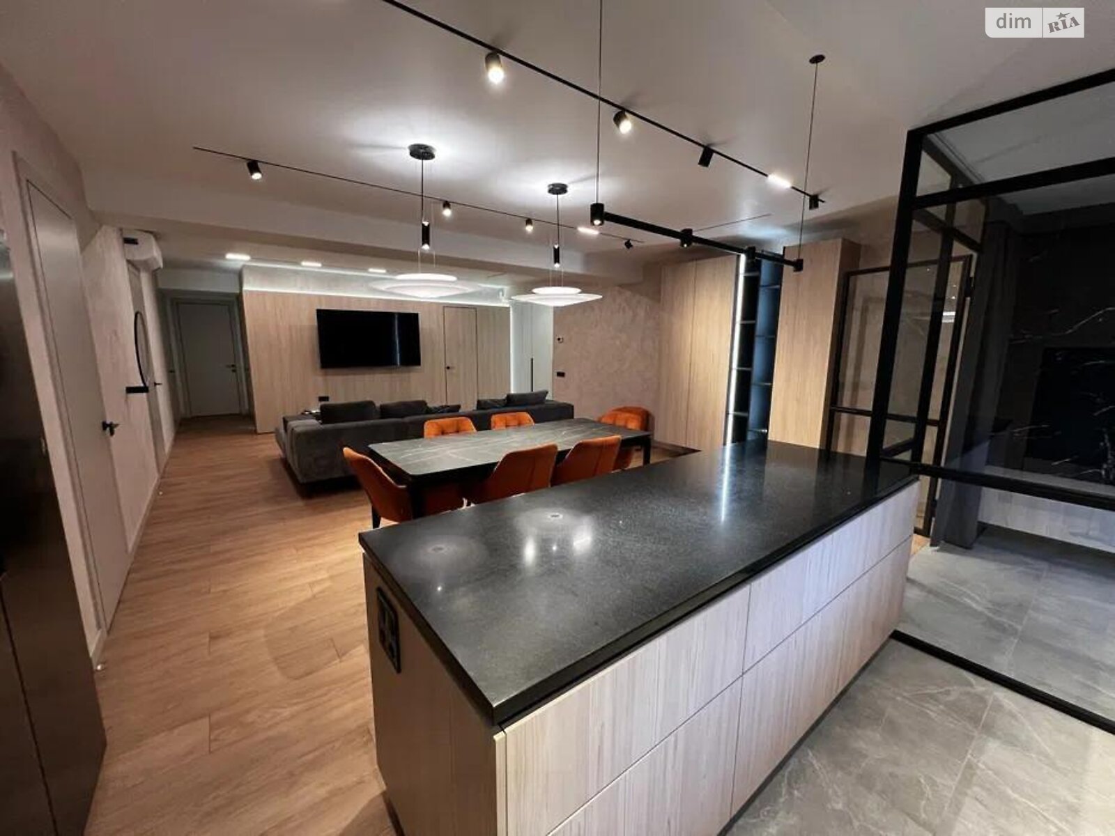 пятикомнатная квартира в Днепре, район 1 мая, на ул. Ольгерда Бочковского 28Г в аренду на долгий срок помесячно фото 1