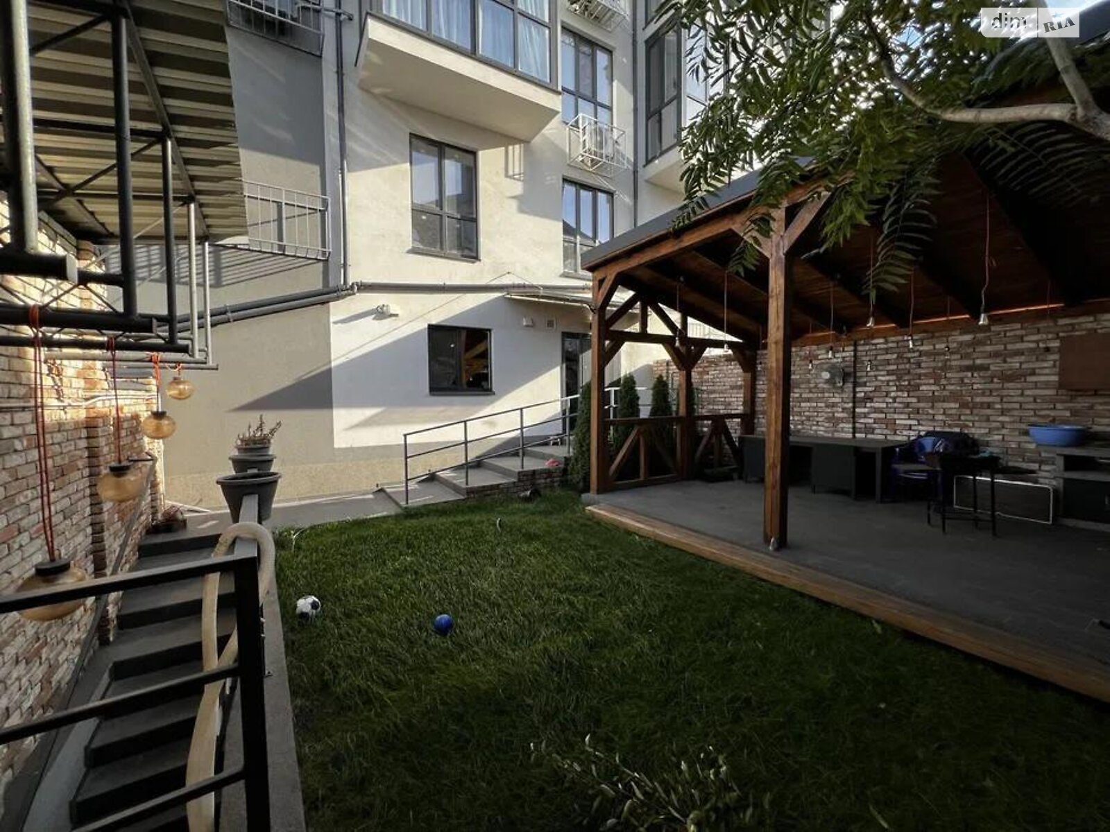 пятикомнатная квартира в Днепре, район 1 мая, на ул. Ольгерда Бочковского 28Г в аренду на долгий срок помесячно фото 1