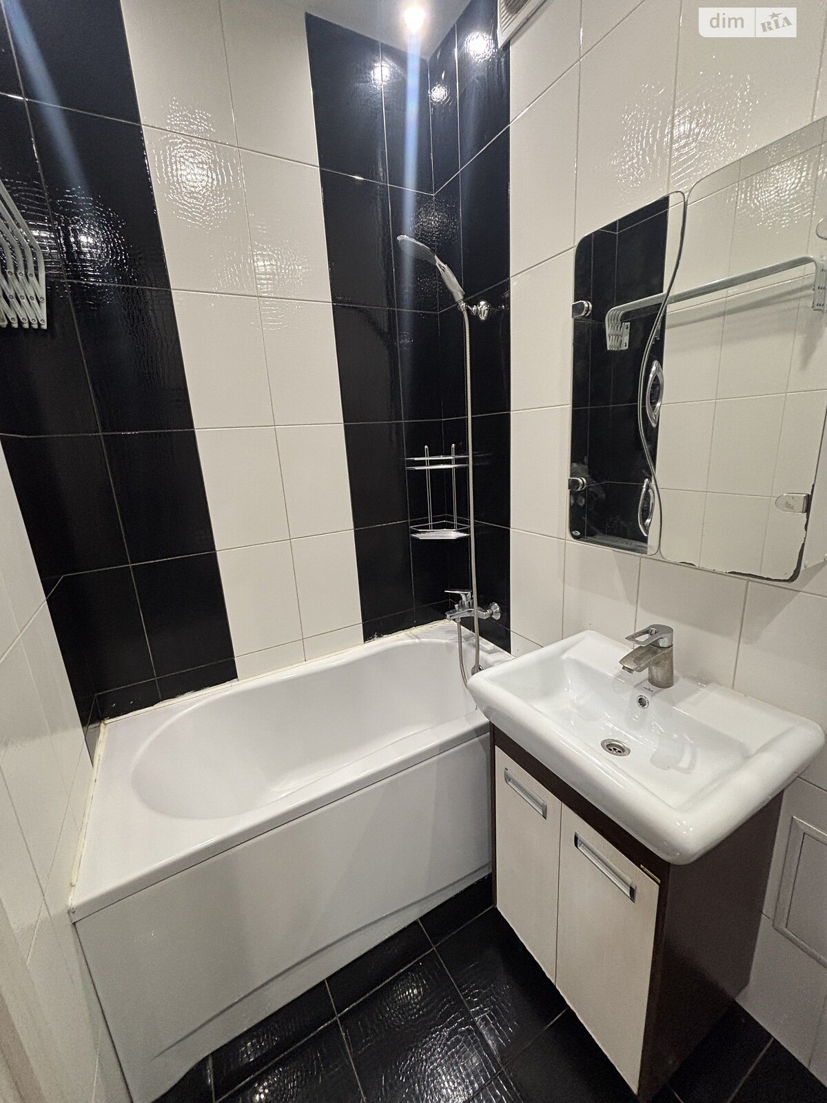 двухкомнатная квартира в Днепре, район 12 квартал, на просп. Хмельницкого Богдана 123 в аренду на долгий срок помесячно фото 1