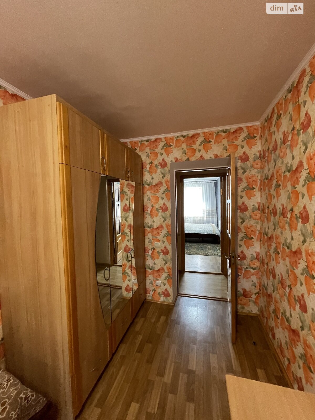 трехкомнатная квартира в Днепре, район 12 квартал, на ул. Квартальная 11 в аренду на долгий срок помесячно фото 1 трехкомнатная квартира в Днепре, район 12 квартал, на ул. Квартальная 11 в аренду на долгий срок помесячно фото 1