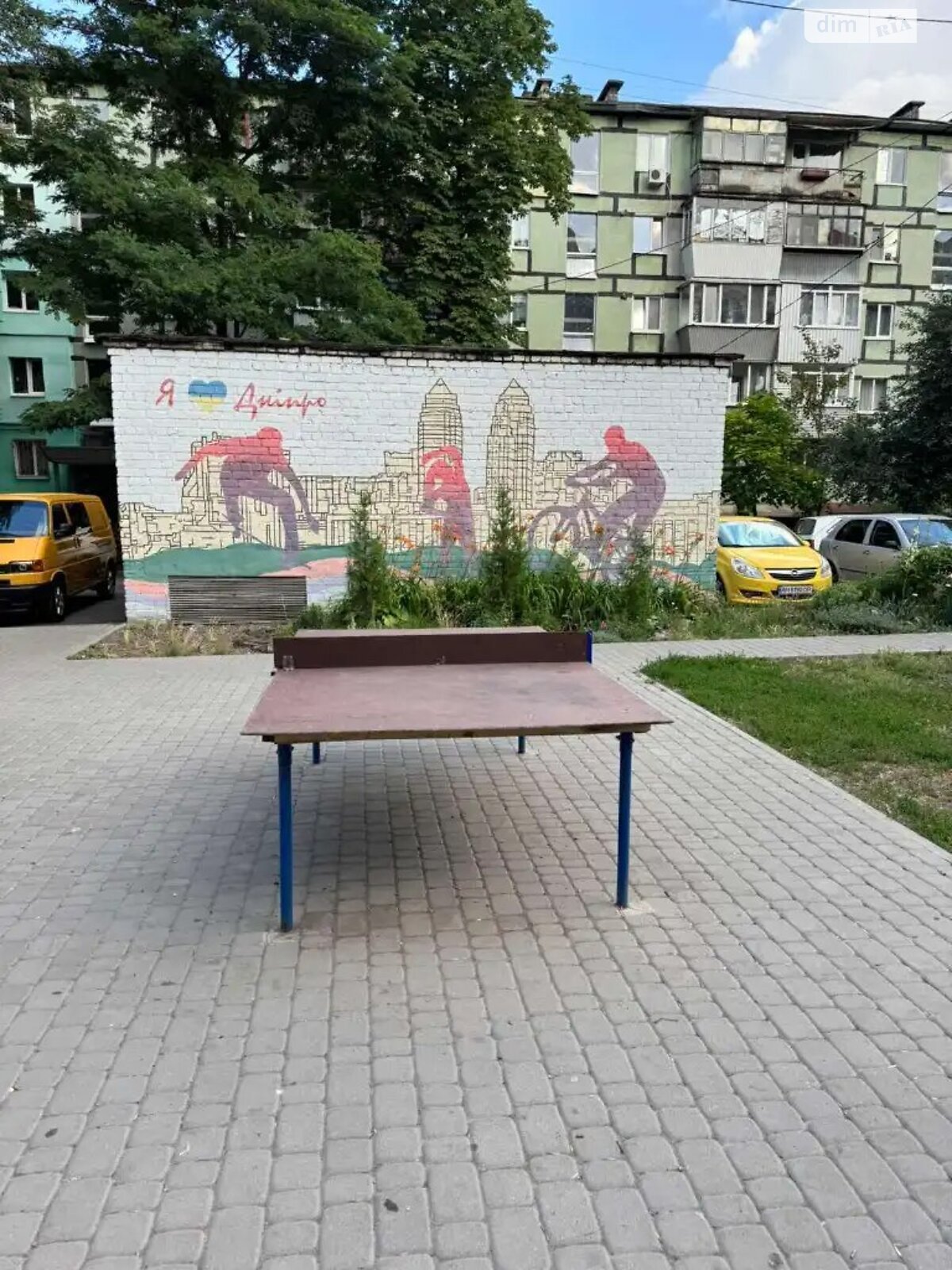 трикімнатна квартира в Дніпрі, район 12 квартал, на вул. Квартальна 38 в довготривалу оренду помісячно фото 1 трикімнатна квартира в Дніпрі, район 12 квартал, на вул. Квартальна 38 в довготривалу оренду помісячно фото 1