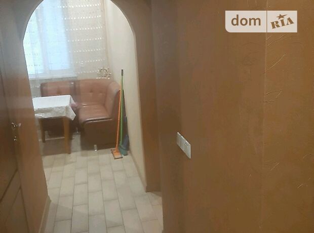 трикімнатна квартира з меблями в Дніпрі, район 12 квартал, на площа Перемоги в довготривалу оренду помісячно фото 1 трикімнатна квартира з меблями в Дніпрі, район 12 квартал, на площа Перемоги в довготривалу оренду помісячно фото 1