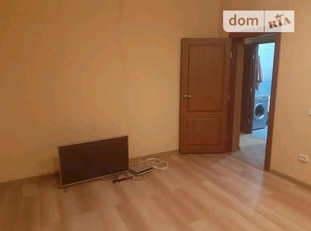 трикімнатна квартира з меблями в Дніпрі, район 12 квартал, на площа Перемоги в довготривалу оренду помісячно фото 1 трикімнатна квартира з меблями в Дніпрі, район 12 квартал, на площа Перемоги в довготривалу оренду помісячно фото 1