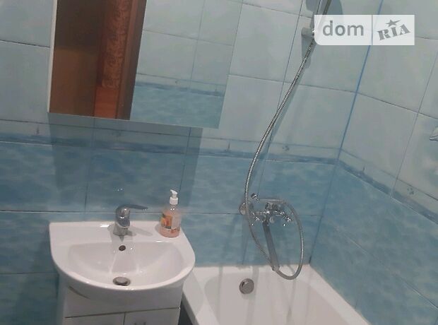 трикімнатна квартира з меблями в Дніпрі, район 12 квартал, на площа Перемоги в довготривалу оренду помісячно фото 1 трикімнатна квартира з меблями в Дніпрі, район 12 квартал, на площа Перемоги в довготривалу оренду помісячно фото 1