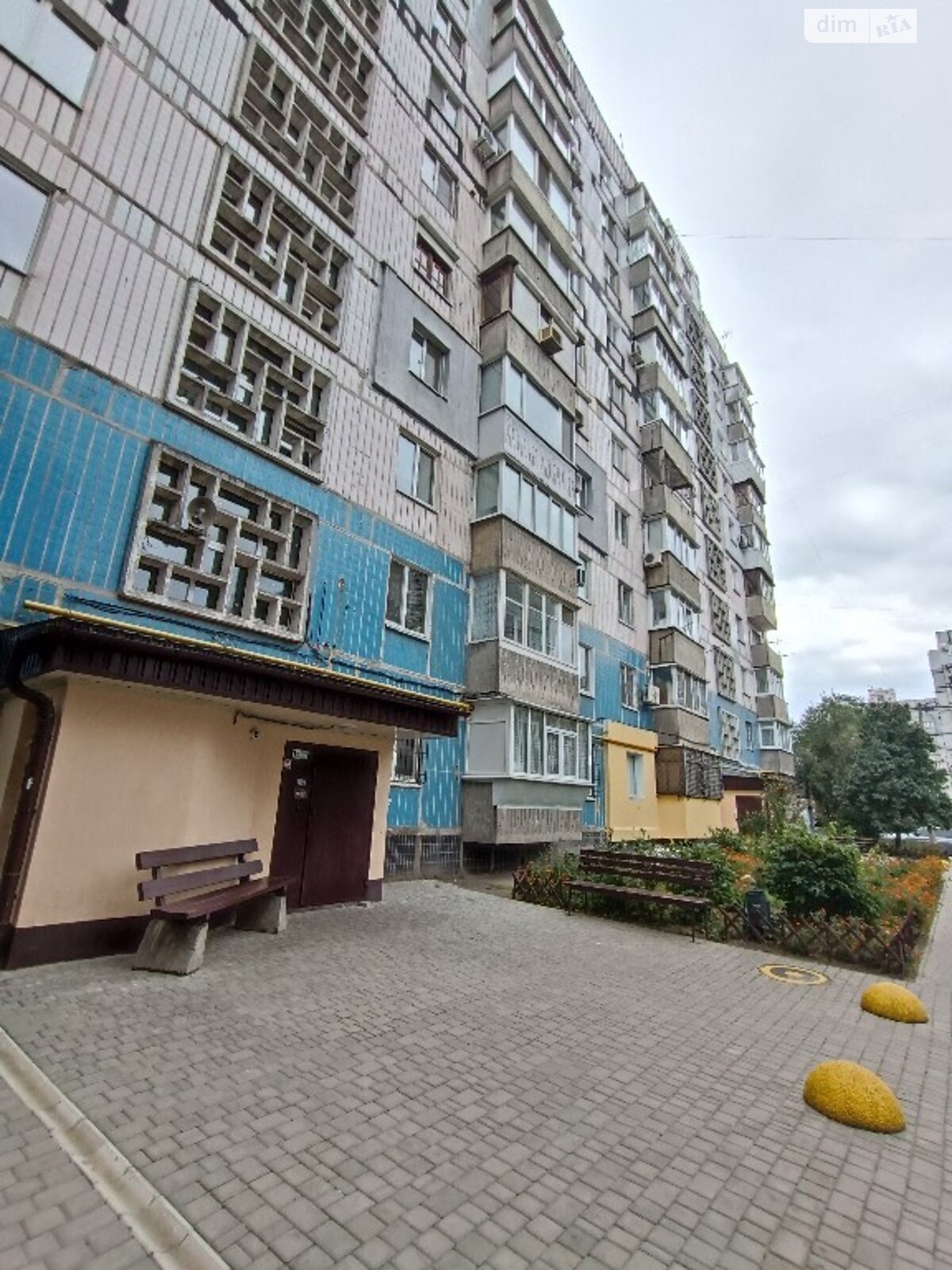 трехкомнатная квартира в Днепре, район Индустриальный, на шоссе Донецкое 113 в аренду на долгий срок помесячно фото 1