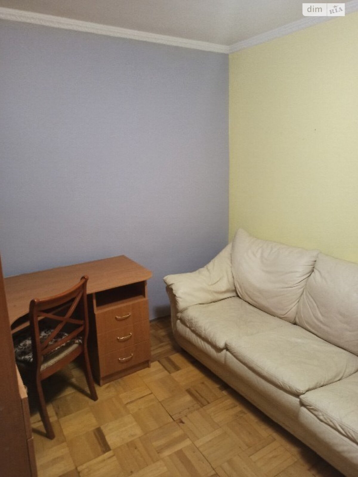 трикімнатна квартира з меблями в Дніпрі, район Амур-Нижньодніпровський, на Малиновского М. 6 в довготривалу оренду помісячно фото 1