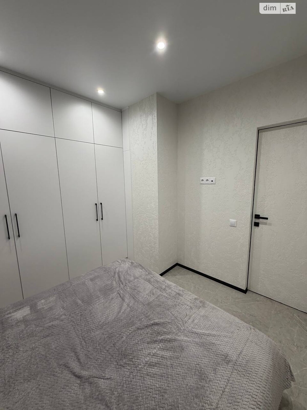 двухкомнатная квартира в Днепре, район Боржом, на ул. Мольера 77 в аренду на долгий срок помесячно фото 1