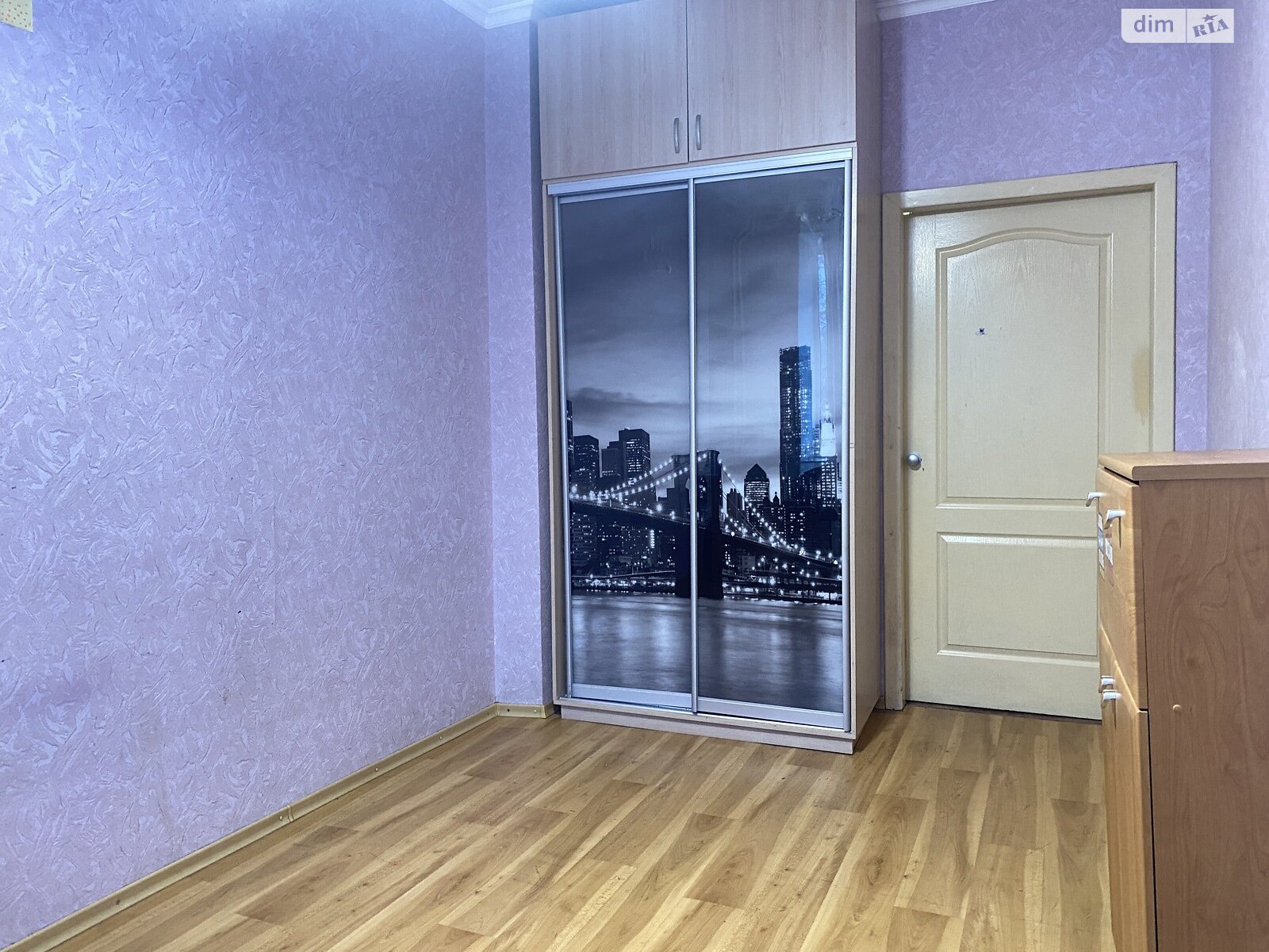трехкомнатная квартира с ремонтом в Днепре, район Чечеловский, на просп. Леси Украинки 6 в аренду на долгий срок помесячно фото 1